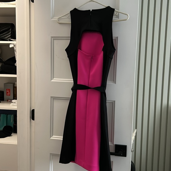 Micheal lors scuba material dress stunning feel stunning color - Picture 3 of 3
